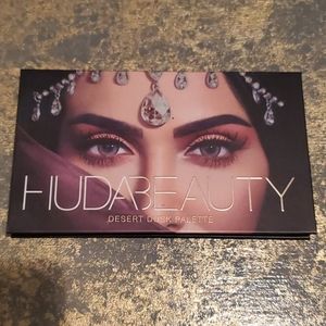 Huda Beauty Desert Dusk Palette